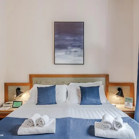 Готель Hotiday Collection - 3*