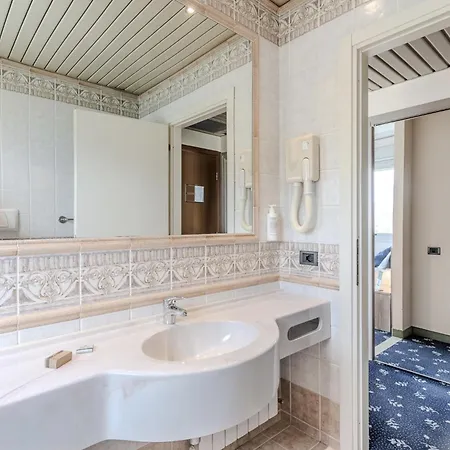 Hotiday Collection - 3* Стреза