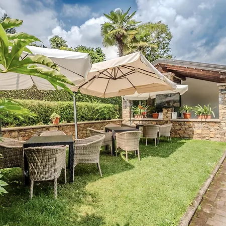 Hotel Hotiday Collection -