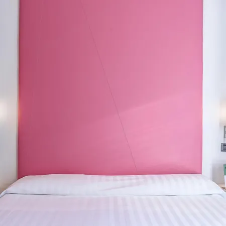 Hotel Hotiday Collection -