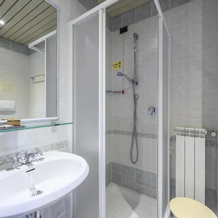 Готель Hotiday Collection - 3*