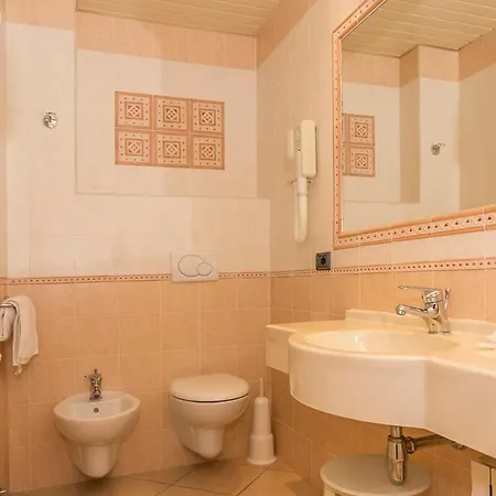 Hotiday Collection - 3*