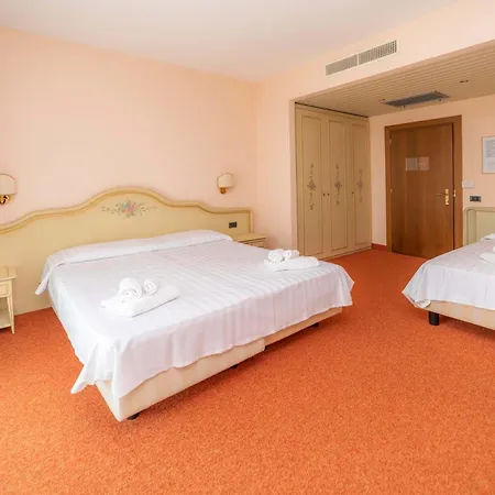 Hotiday Collection - Стреза