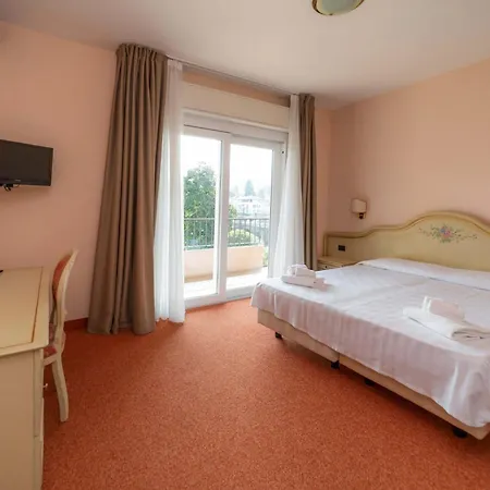 Hotel Hotiday Collection -