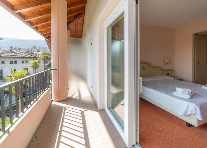 Hotell Hotiday Collection -