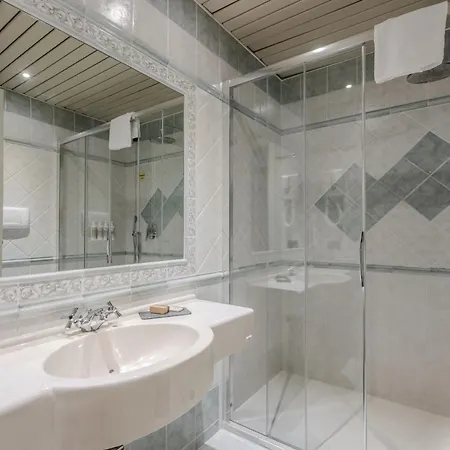 Hotiday Collection - 3* ستريزا