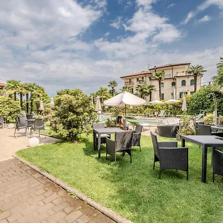 فندق Hotiday Collection - 3*